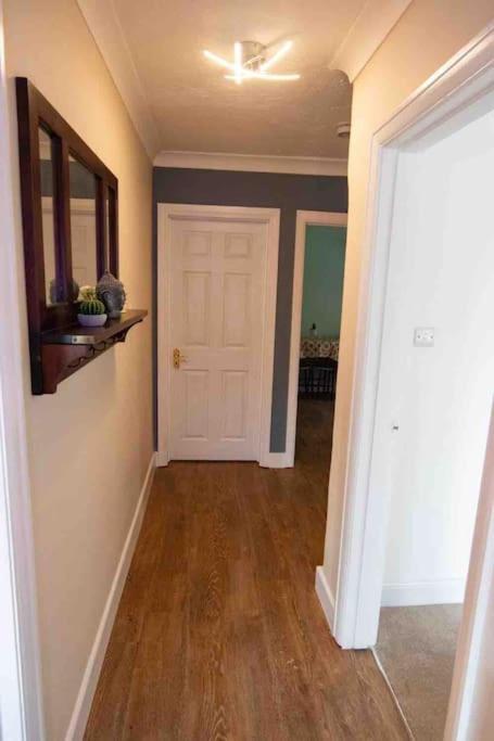 1 Bedroom Self Contained Apartment In Christchurch Winkton Extérieur photo