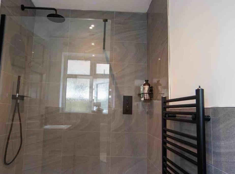 1 Bedroom Self Contained Apartment In Christchurch Winkton Extérieur photo