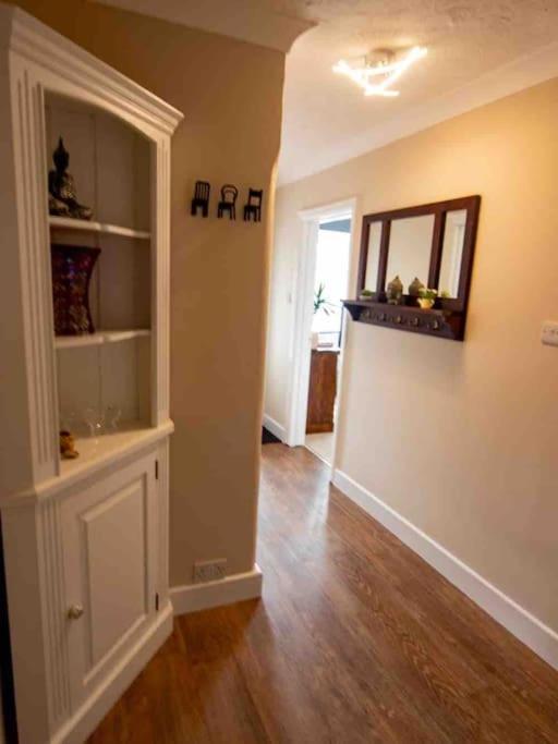 1 Bedroom Self Contained Apartment In Christchurch Winkton Extérieur photo
