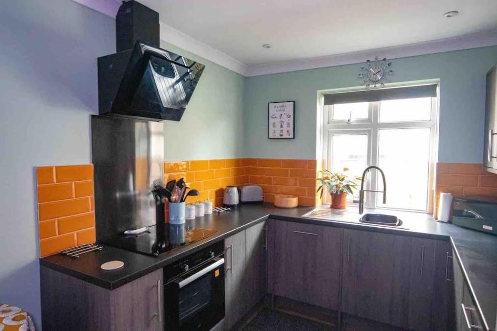 1 Bedroom Self Contained Apartment In Christchurch Winkton Extérieur photo